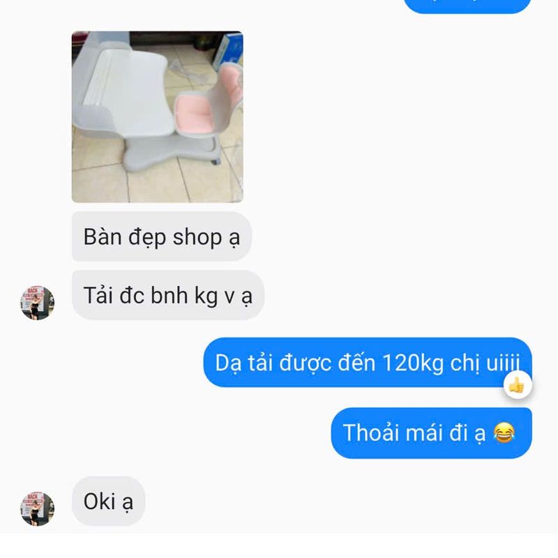 Ảnh chụp tin nhắn khách hàng khen bàn đẹp