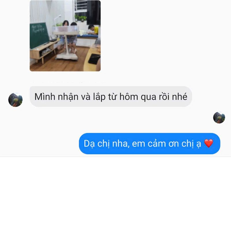 Ảnh chụp tin nhắn khách hàng gửi ảnh bàn đã lắp